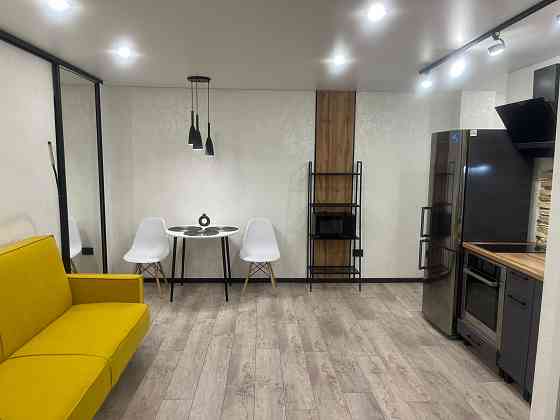 Сдам евро трешку с новым ремонтом, мебелью, техникой. Парк Горького Пролетарский район, 4 этаж. Донецк