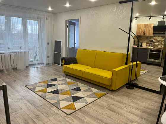 Сдам евро трешку с новым ремонтом, мебелью, техникой. Парк Горького Пролетарский район, 4 этаж. Донецк