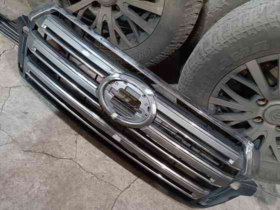 Решетка радиатора ТЛК200 2-й рест Макеевка