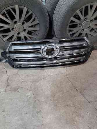 Решетка радиатора ТЛК200 2-й рест Макеевка