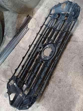 Решетка радиатора ТЛК200 2-й рест Макеевка