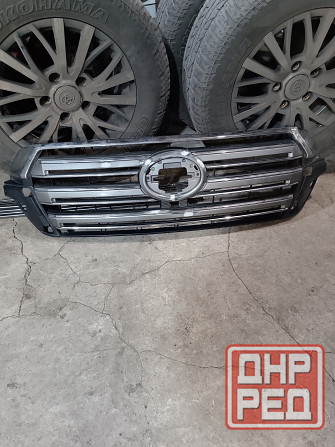 Решетка радиатора ТЛК200 2-й рест Макеевка - изображение 1