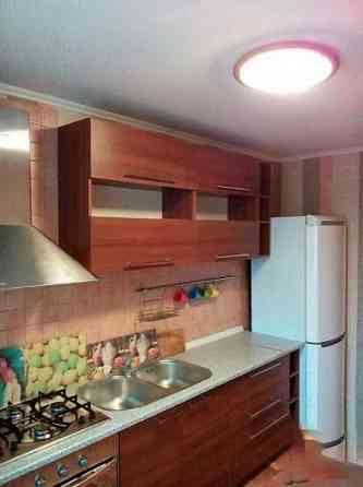 Сдам уютную 3 к. кв., пл. Ленина, в офис ехать не нужно Донецк