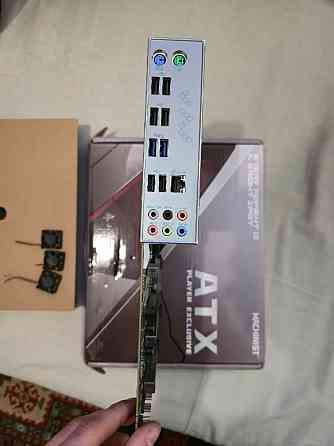 Продам комплект на 2011 v3 x99 e5 2666 торг Старобешево