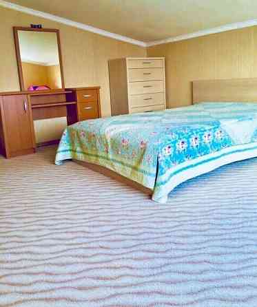 Сдается просторная трехкомнатная квартира в Калининском районе Мед институт Донецк