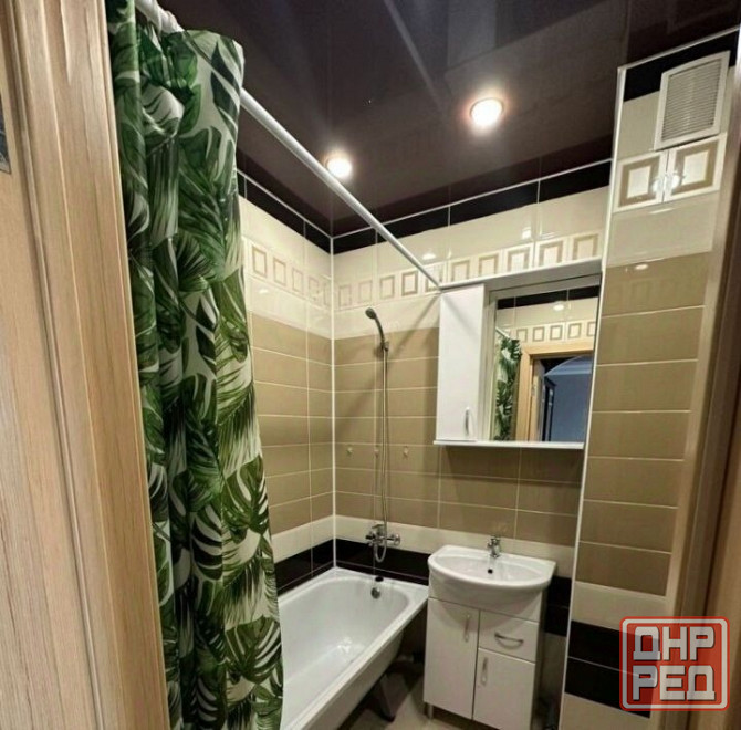 Сдаю однокомнатную квартиру 42.0 м² этаж 5/8. Ворошиловский район 50-лет ссср, Крытый рынок Донецк - изображение 2