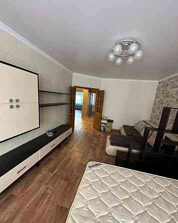 Сдаю двухкомнатную квартиру 60.0 м² этаж 1/9 город Донецк, Буденновский район, улица Багратиона Донецк