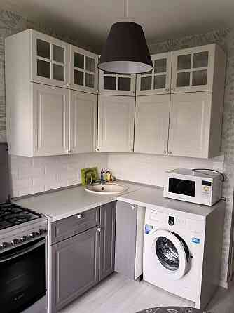 Сдам светлую уютную двухкомнатную квартиру в Буденовском районе, мкр Донской. Общая площадь: 47 м². Донецк