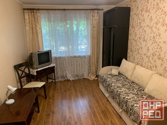 Сдам 1-комнатную квартиру в Кировском районе. Ориентир: ост. Островского Этаж: 1 Площадь: 32 м² Донецк - изображение 1