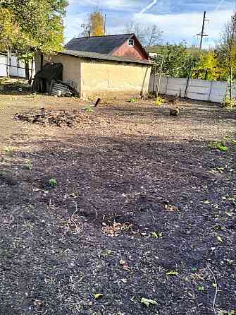 Продаётся с гаражом и землёй большой дом в Куйбышевском районе Донецк