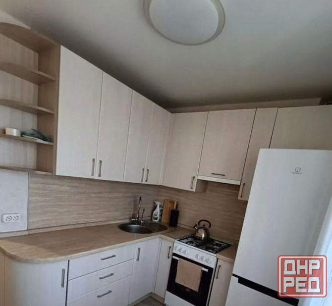 Сдаётся чистая уютная 1комнатная квартира в Пролетарском районе, ул. Раздольная. Донецк - изображение 1