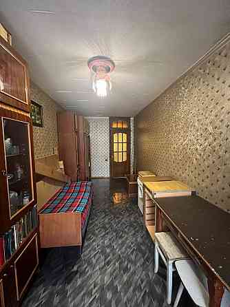 Отличная 3к, возле Калининского исполкома 4/5 Донецк