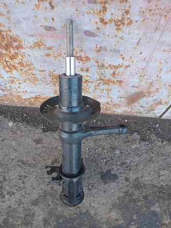 Продаю правую переднюю стойку на калину или приору Донецк