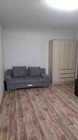 Сдам просторную светлую 2-комн.квартиру в Донецке Пролетарский район, 2 этаж, удобное месторасположе Донецк