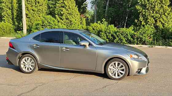 Автомобиль Lexus is 200t Макеевка