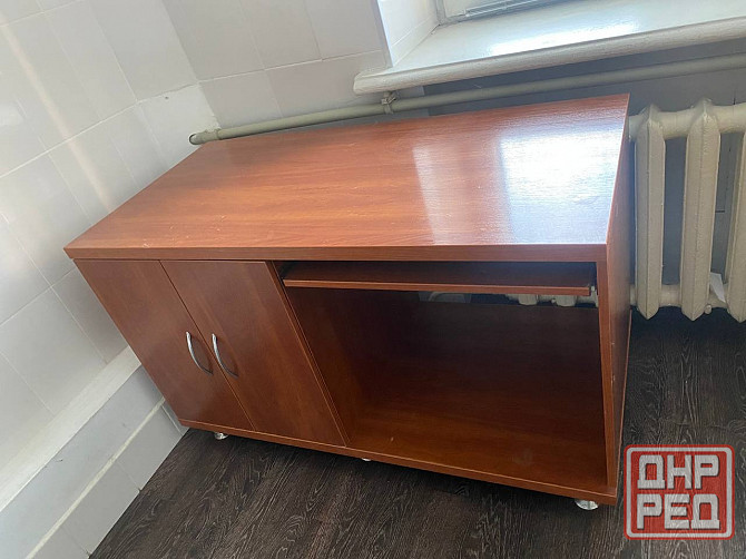 Стол с полками и тумбой Донецк - изображение 1