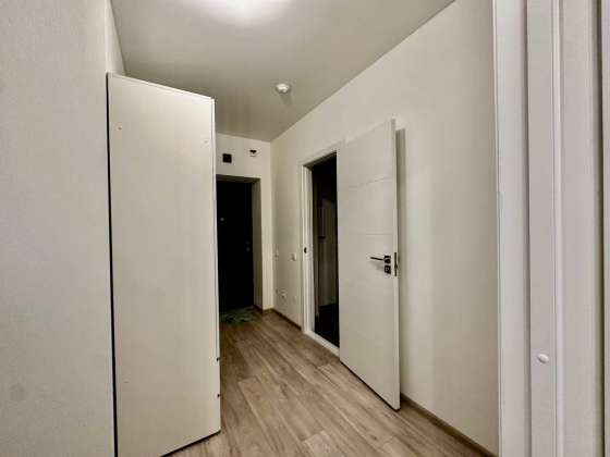 Сдам впервые однокомнатную квартиру г.Донецк возле Калининского исполкома 4/5 Донецк