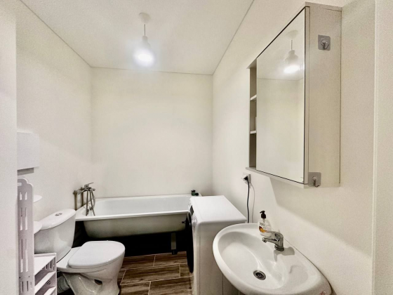 Сдам впервые однокомнатную квартиру г.Донецк возле Калининского исполкома 4/5 Донецк