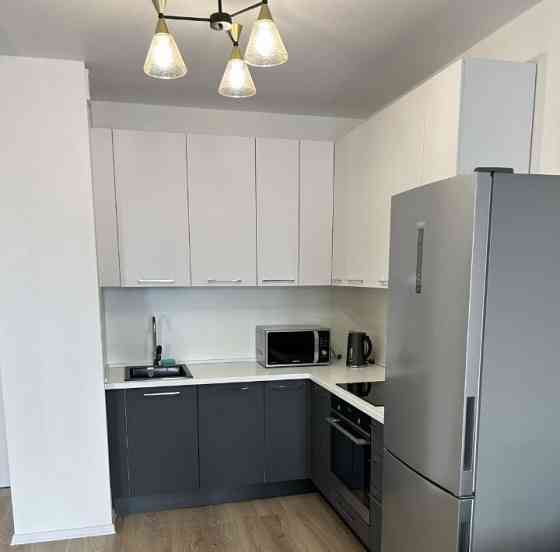 Сдаю двухкомнатную квартиру 50.0 м² этаж 6/15 Калининский район, проспект Ильича, Медицинский универ Донецк