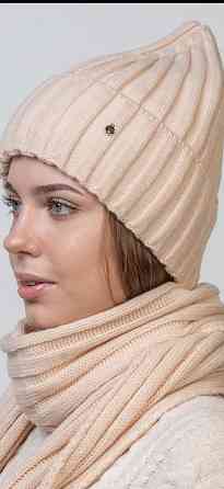 Шапка с шарфом.Новые.Шерсть 50% Макеевка