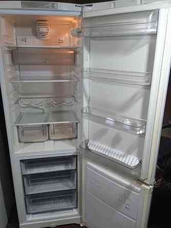 Продам полностью рабочий холодильник фирмы Хотпоинт Аристон Донецк