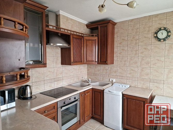 Реальная!Вода есть.Бойлер.парковка.Сдам 3к кв студию напротив б.Калинина.Капитана Ратникова.ан Донецк - изображение 1