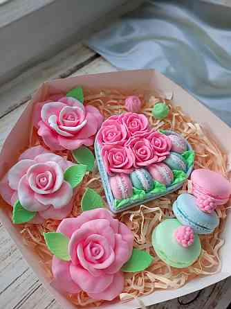 Букеты, подарочные наборы,сувенирное мыло Донецк