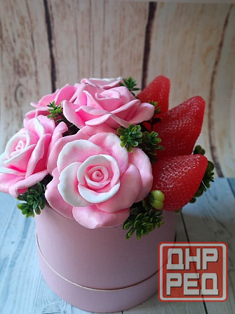 Букеты 8 Марта, розы, восьмёрки Донецк - изображение 1