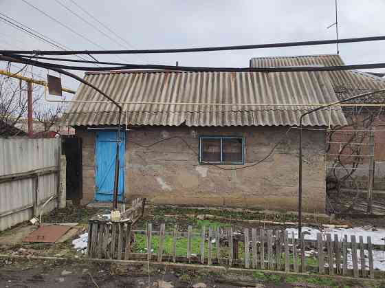 Продам дом на Текстильщике(11 посёлок) под ремонт. 4 комнаты(2 из них маленькие). 4 сотки Донецк