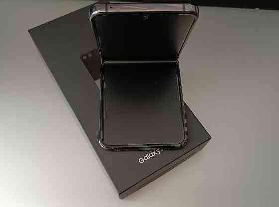 Продам телефон Samsung Galaxy Z Flip Донецк