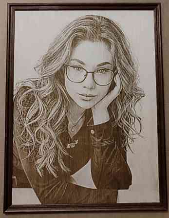 Огненный Портрет на дереве - подарок Мариуполь