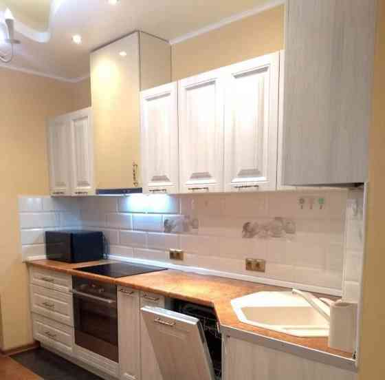 Сдается просторная двухкомнатная квартира 48 м2 Этаж: 4 из 9 Район: Калининский Донецк