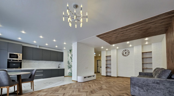 Сдается на длительный срок 2-х комнатная квартира в Ворошиловском районе, пл.Ленина Донецк