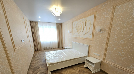 Сдается на длительный срок 2-х комнатная квартира в Ворошиловском районе, пл.Ленина Донецк