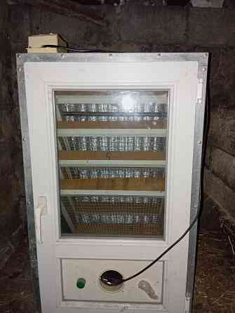 Продам инкубатор Шахтерск