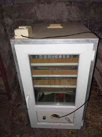 Продам инкубатор Шахтерск