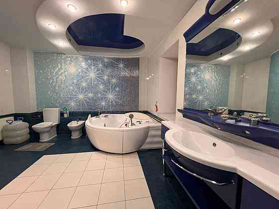 ARENDA KomFort Klass - 2-х Уровневой Квартиры в Центре Донецка! Вода Круглосуточно ! Консьерж! Донецк