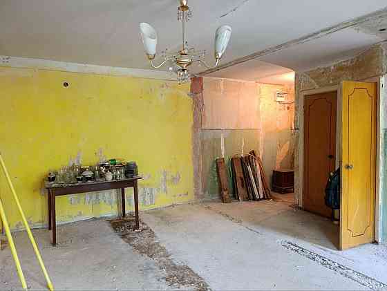 Продается трехкомнатная квартира в Центральном районе Мариуполь