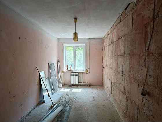 Продается трехкомнатная квартира в Центральном районе Мариуполь