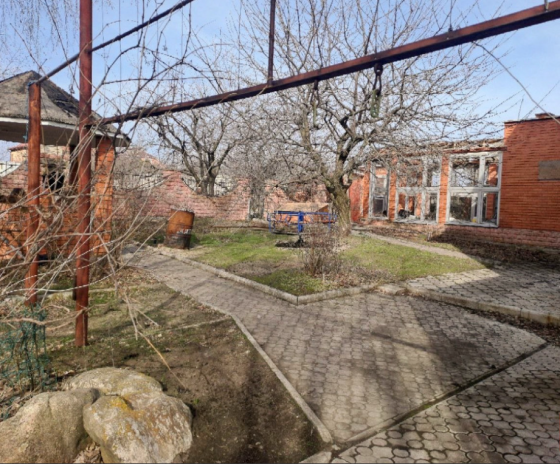 Продается дом с земельным участком 30 соток, пос. Андреевка Донецк