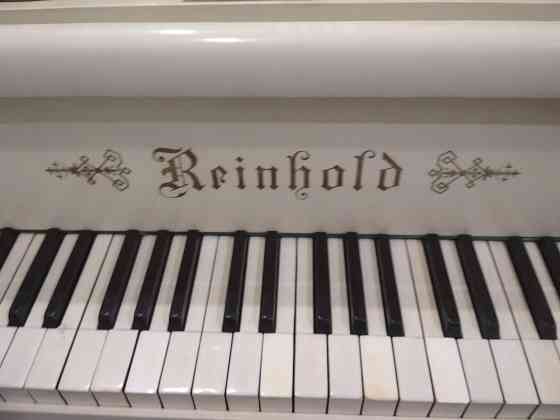 продам рояль Снежное