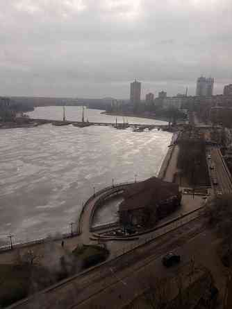 Продам видовую квартиру в центре Донецк