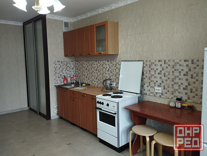 Сдаётся трёхкомнатная квартира, проспект Ильича Донецк - изображение 1