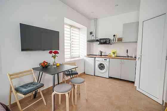 Сдаётся на долгий срок однокомнатная квартира-студия в центре Донецка Донецк