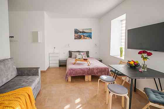 Сдаётся на долгий срок однокомнатная квартира-студия в центре Донецка Донецк