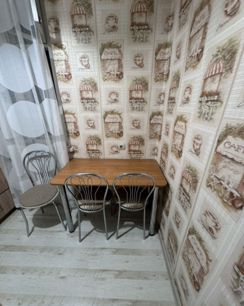 сдам однокомнатную квартиру в будёновском районе Донецк