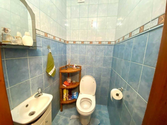 сдам 2х комнатную квартиру в кировском районе на семашко Донецк