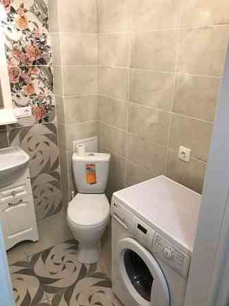 дается уютная однокомнатная квартира в ленинском районе Донецк