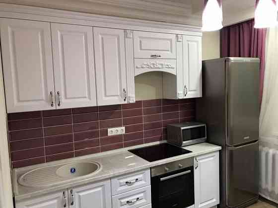 дается уютная однокомнатная квартира в ленинском районе Донецк