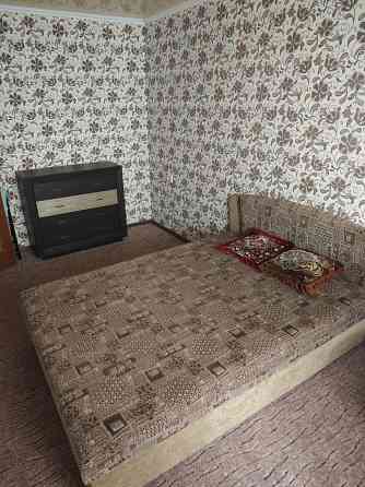 сдам 2 к.кв. киевский р. путиловка листопрокатчиков 20000 р. вода постоянно бойлер . Донецк